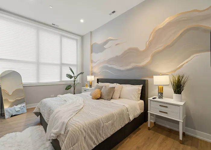 Apartment Modern 2-bd 2-ba Retreat Near Medical District