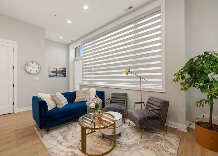 Modern 2-bd 2-ba Retreat Near Medical District